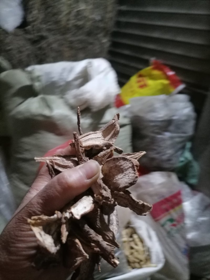白敛新货零售：批发：一手货源无硫***量大从优