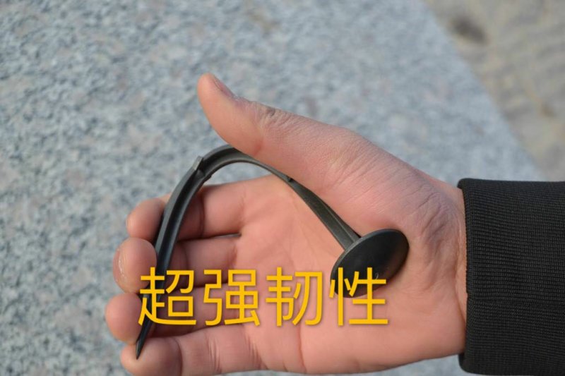 厂家直销果园防草布地钉除草布地钉园艺地布钉黑色绿色塑料地