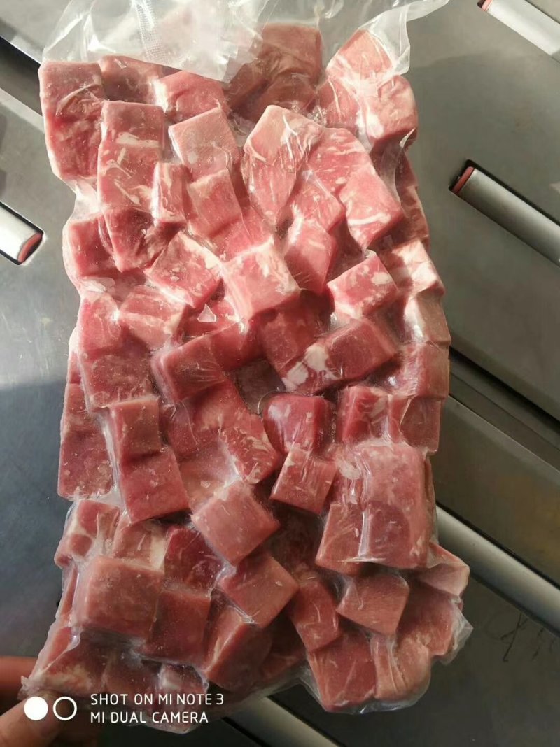 牛肉粒，不散不碎，价格便宜，质量稳定，量大从优