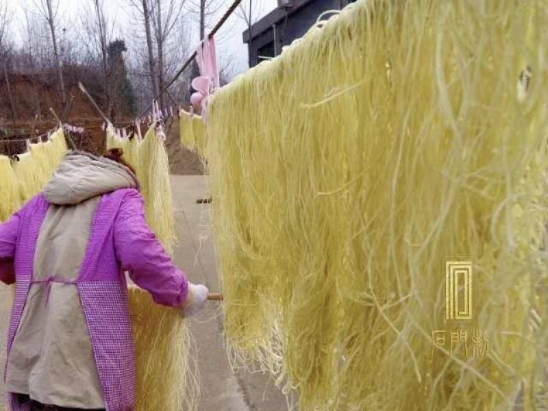 正宗农村红薯粉条手里还有7000斤，缺斤少两不够的赔，假