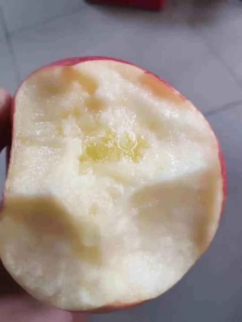 精品万荣纸加膜红富士苹果羊奶苹果产地直发优质脆甜多汁鲜嫩