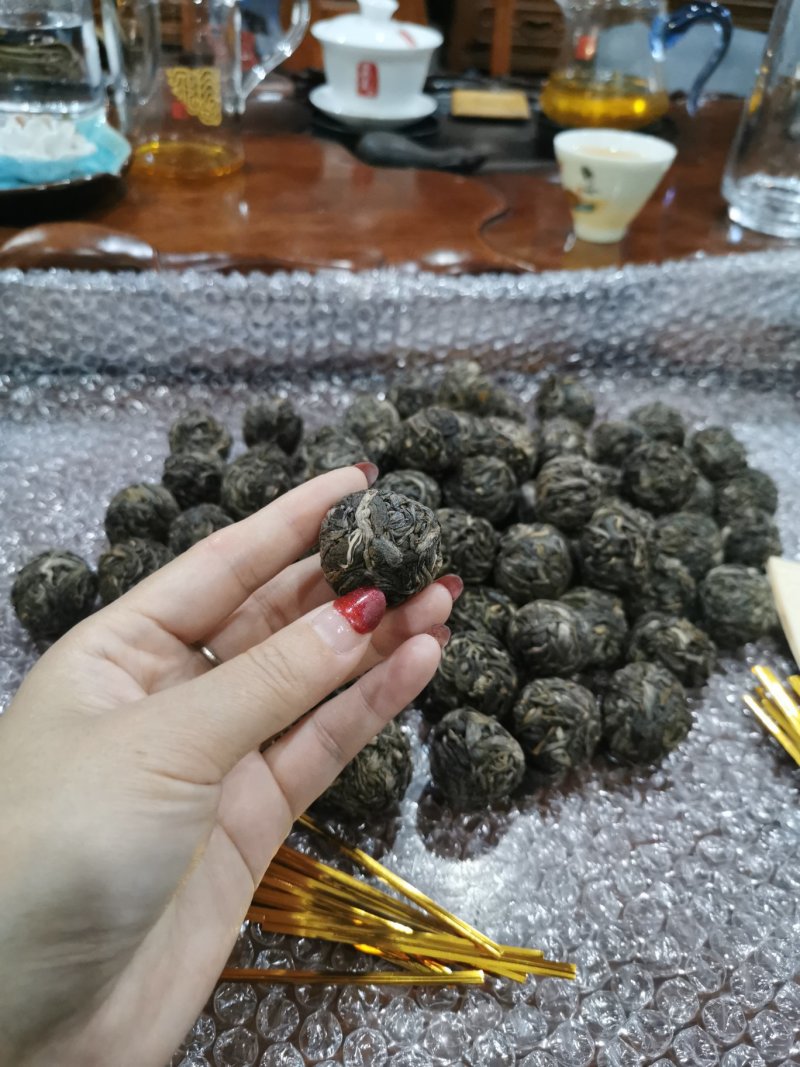 云南手工制作纯料古树岩韵龙珠