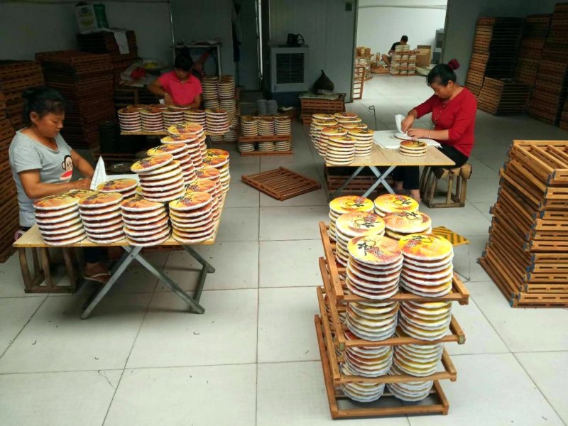 云南手工制作纯料古树岩韵龙珠