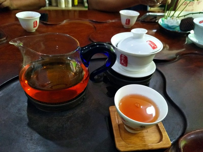 云南纯料手工制作古树红茶