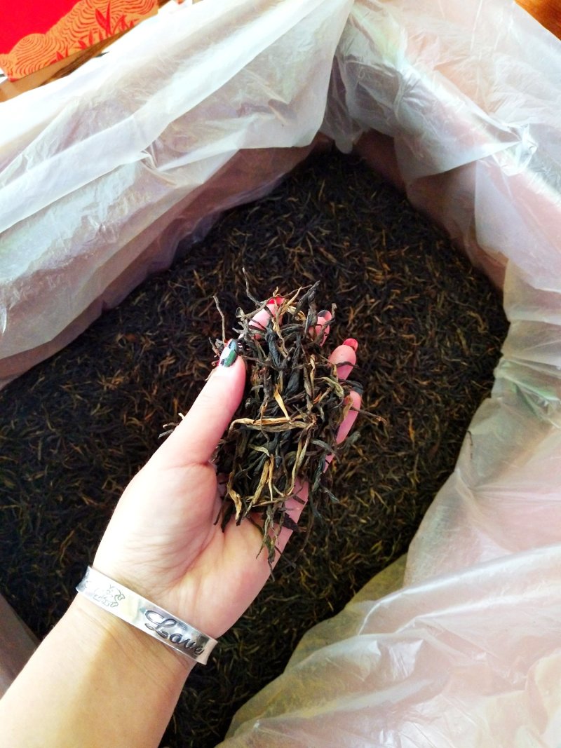 云南纯料手工制作古树红茶