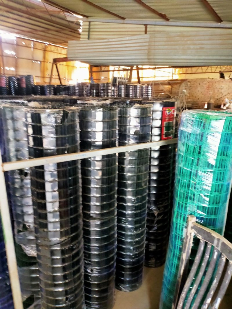 电焊铁丝网加粗加重荷兰网供应大量大棚配件