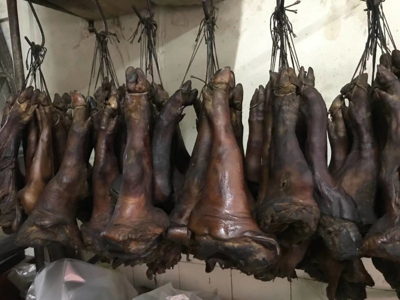 腊猪脚(有红，黑腊猪脚，厂家直供，支持拿样