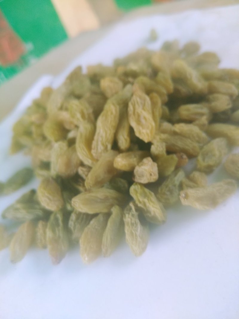 吐鲁番绿宝石葡萄干绿葡萄干.麻子葡萄干无核电商快销