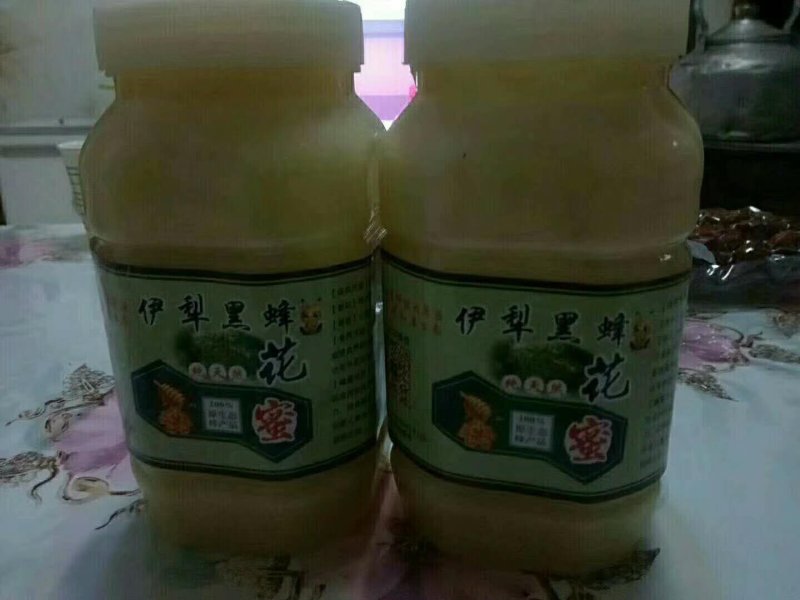 我们尼勒克唐布拉草原是黑锋原产地，是蜂蜜之乡，环境优美。