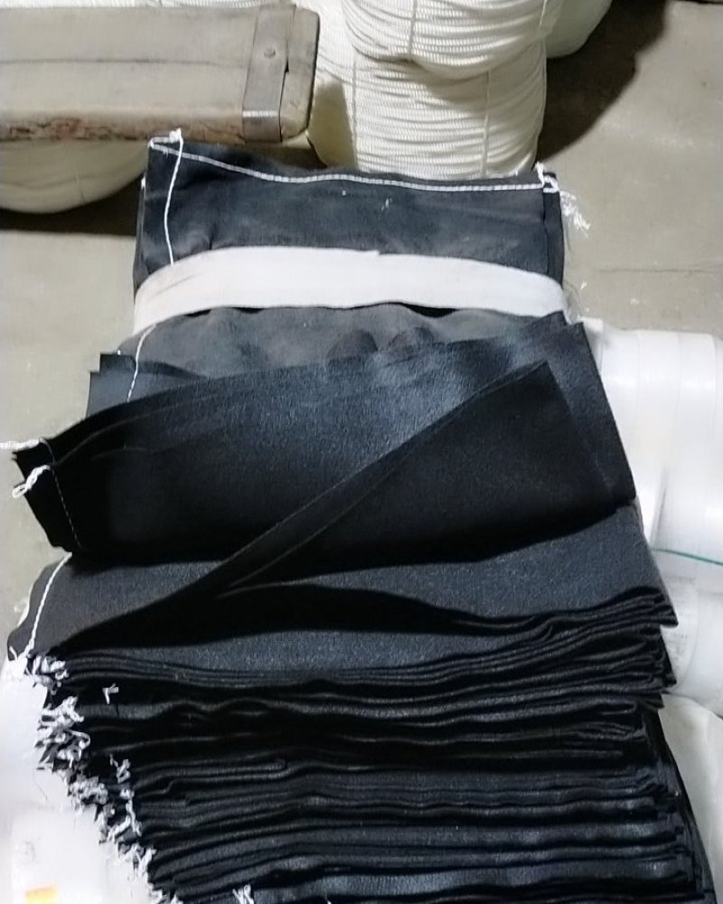 黑色土袋装土袋装沙袋防水沙袋供应大量大棚配件