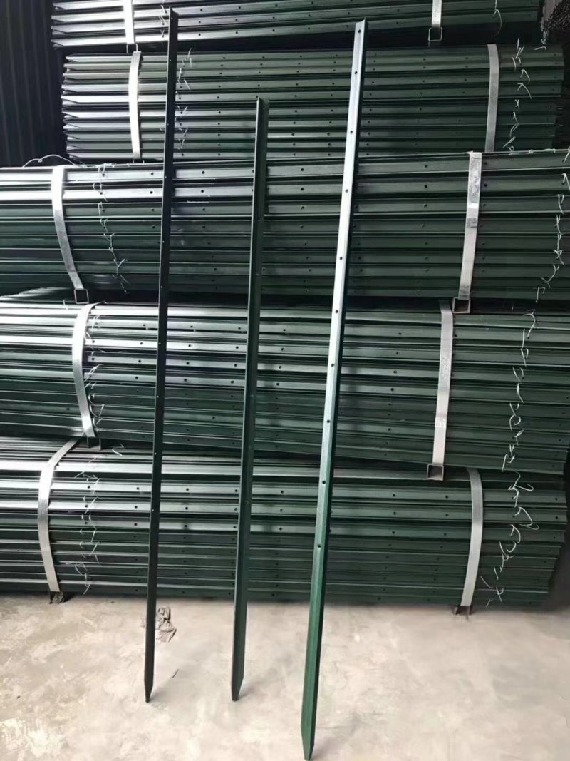 围栏网立柱实心柱子围栏网柱子荷兰网立柱杆子