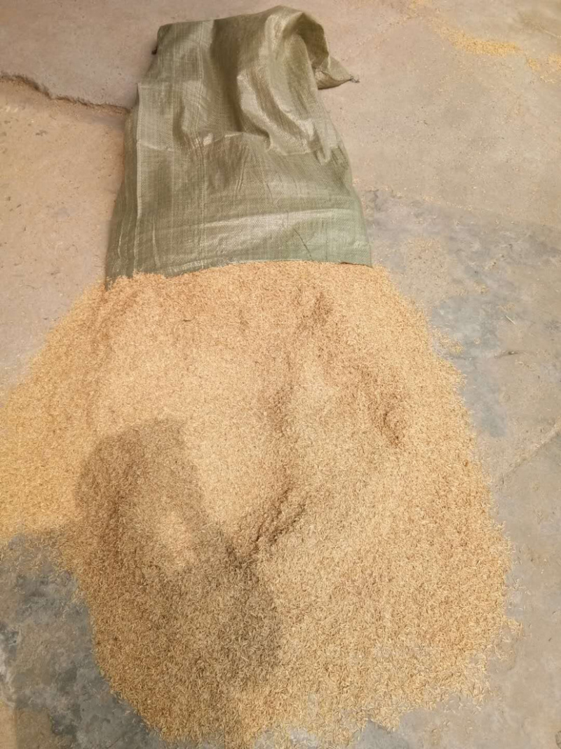 压缩稻壳，大量现货欢迎各大地区老板咨询合作，量大可议！