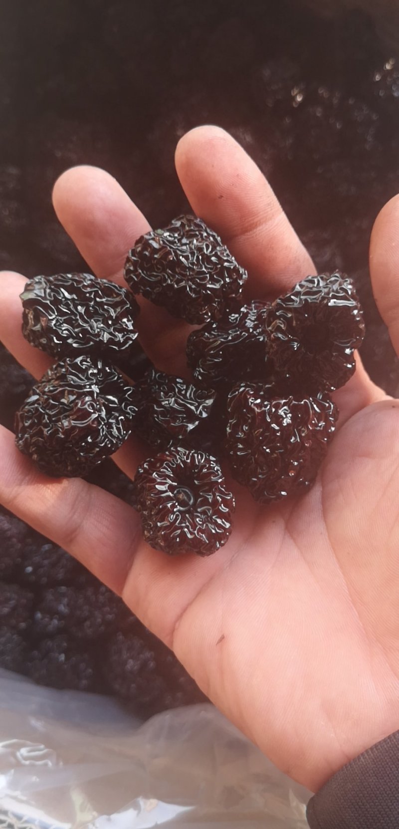 60头的黑枣，口感甘甜，无烟味。老少皆宜