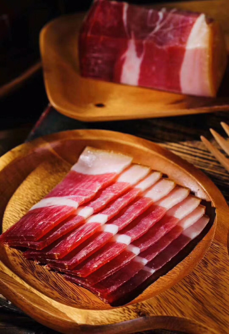 云南高原生态农村喂养火腿