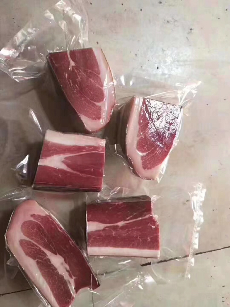 云南高原生态农村喂养火腿