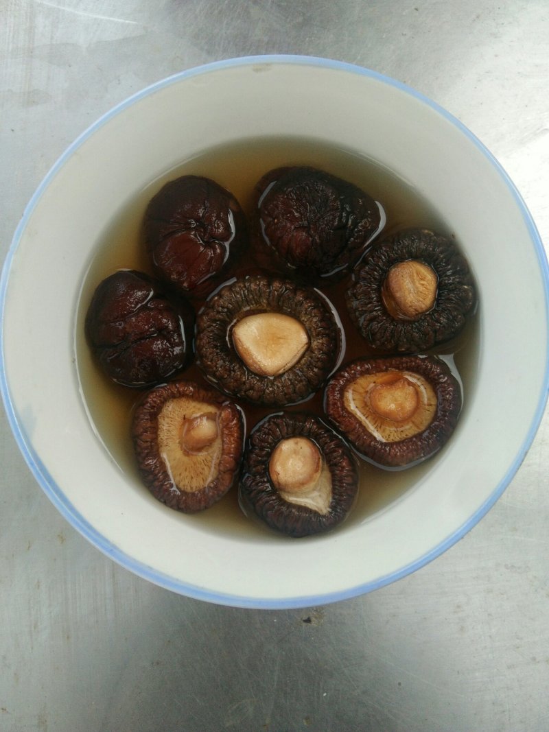 河南内乡山城小镇干香菇，菇乡菇香，产区直供，放心购。