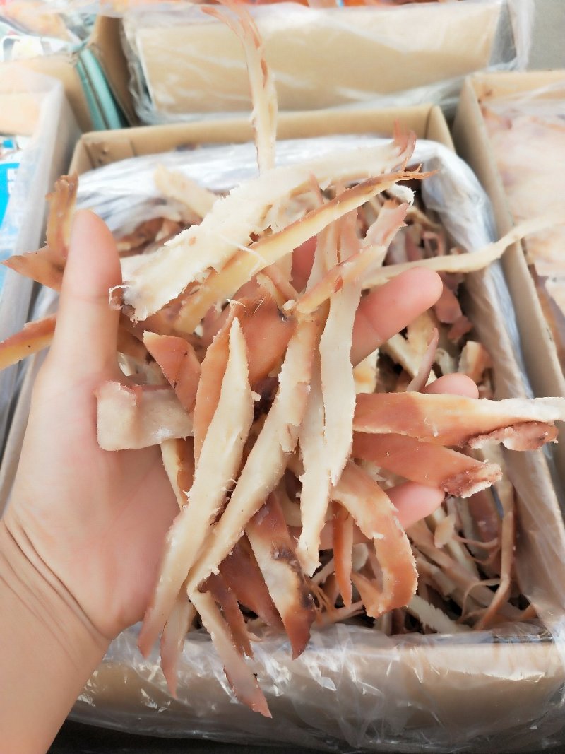 纯手工，鱿鱼丝鱿鱼条，可即食小零食，味香有嚼劲