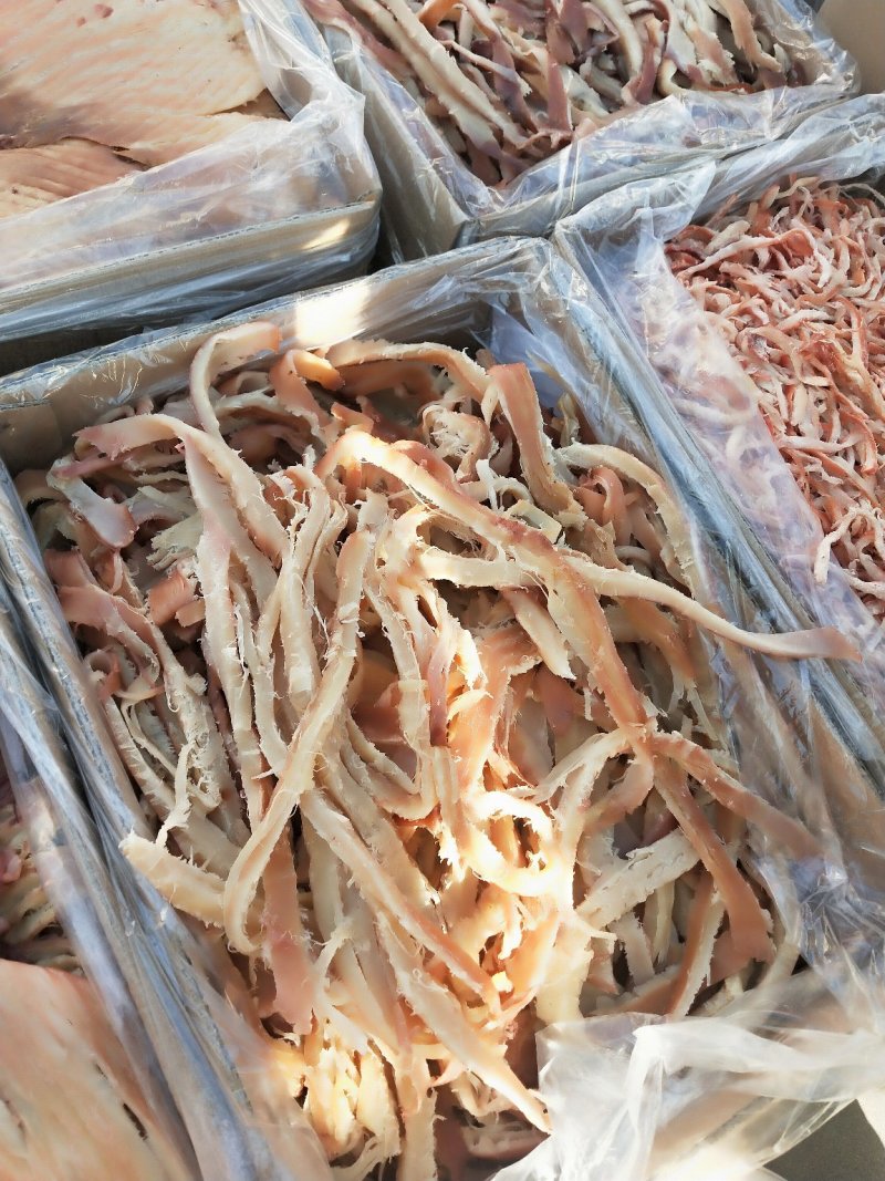 纯手工，鱿鱼丝鱿鱼条，可即食小零食，味香有嚼劲
