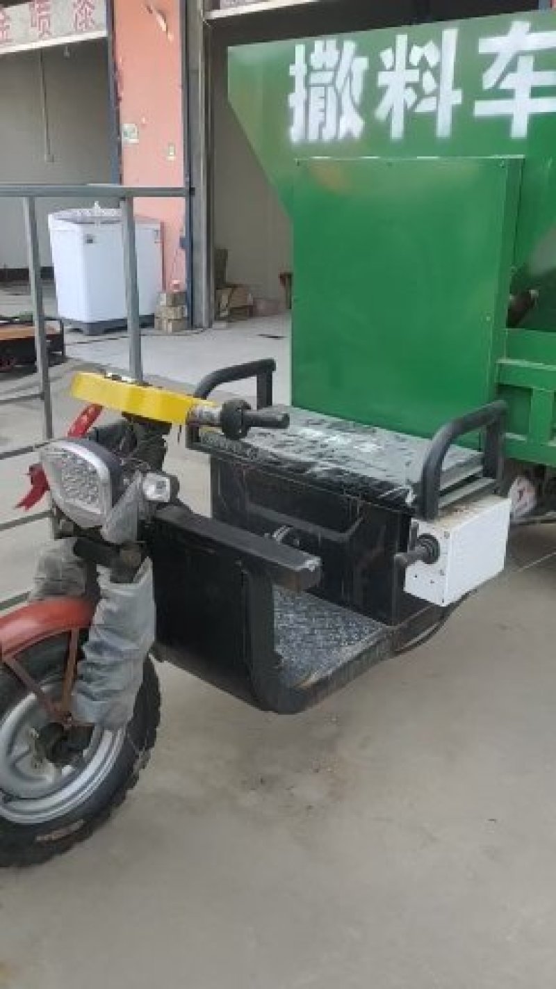 撒料车，牛羊养殖设备，省时省力