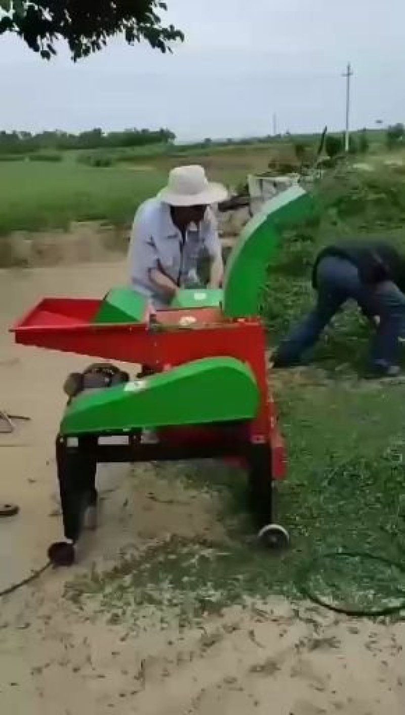多功能铡草粉碎柔丝一体机