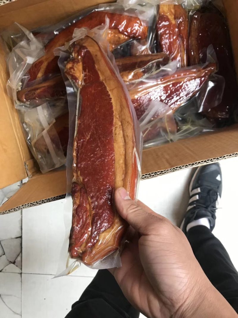 烟熏后腿肉腊肉(有散的和真空包装的