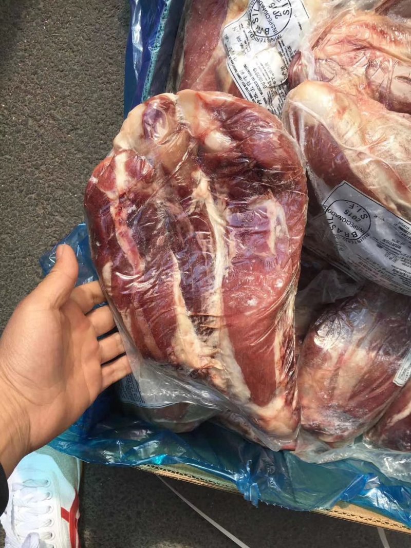 牛前腱，牛腱子精修无油，手续齐全，长期供应，