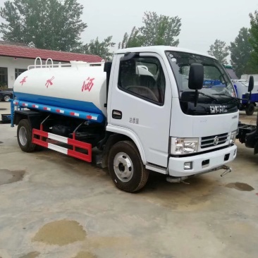 洒水车