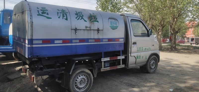 垃圾轻运车，扫路车，国六洒水车厂家现货欢迎采购