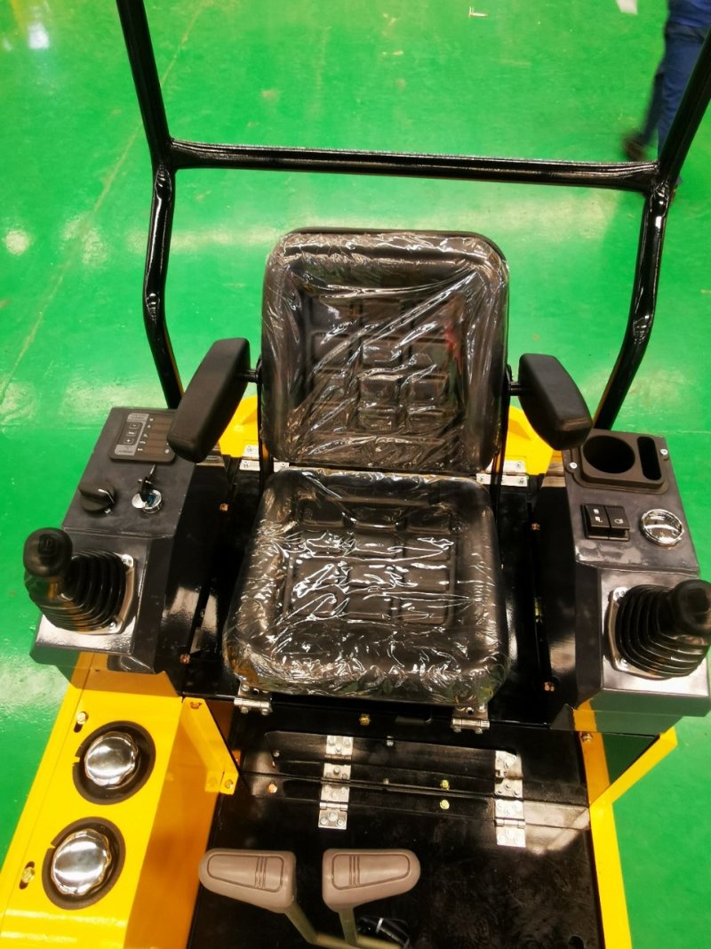 PC1520先导型挖掘机果园农用工程室内