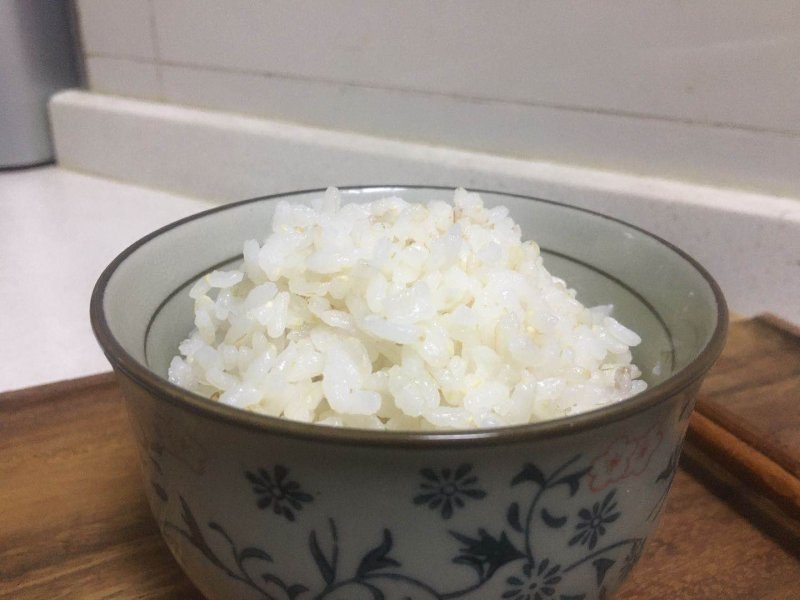 优质新丰二号稻谷，口感好清杂后更适合鲜米机加工。
