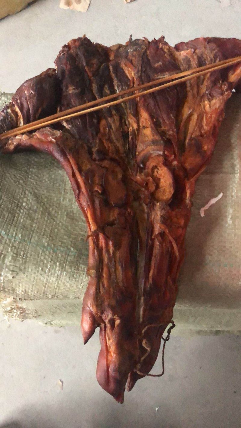 腊猪脚(有红，黑腊猪脚，厂家直供，支持拿样