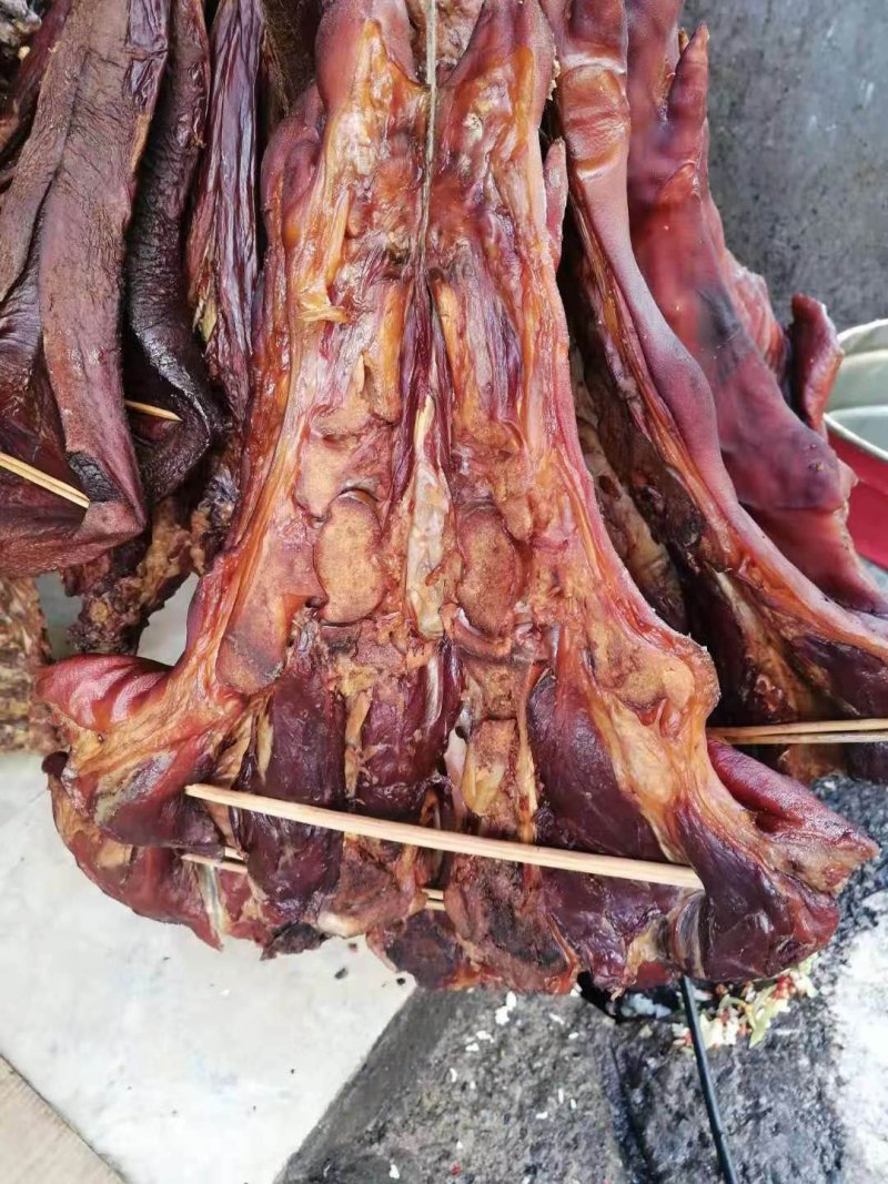 腊猪脚(有红，黑腊猪脚，厂家直供，支持拿样