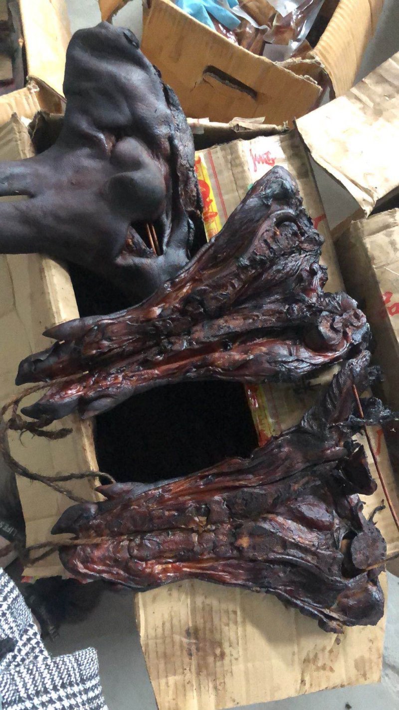 腊猪脚(有红，黑腊猪脚，厂家直供，支持拿样
