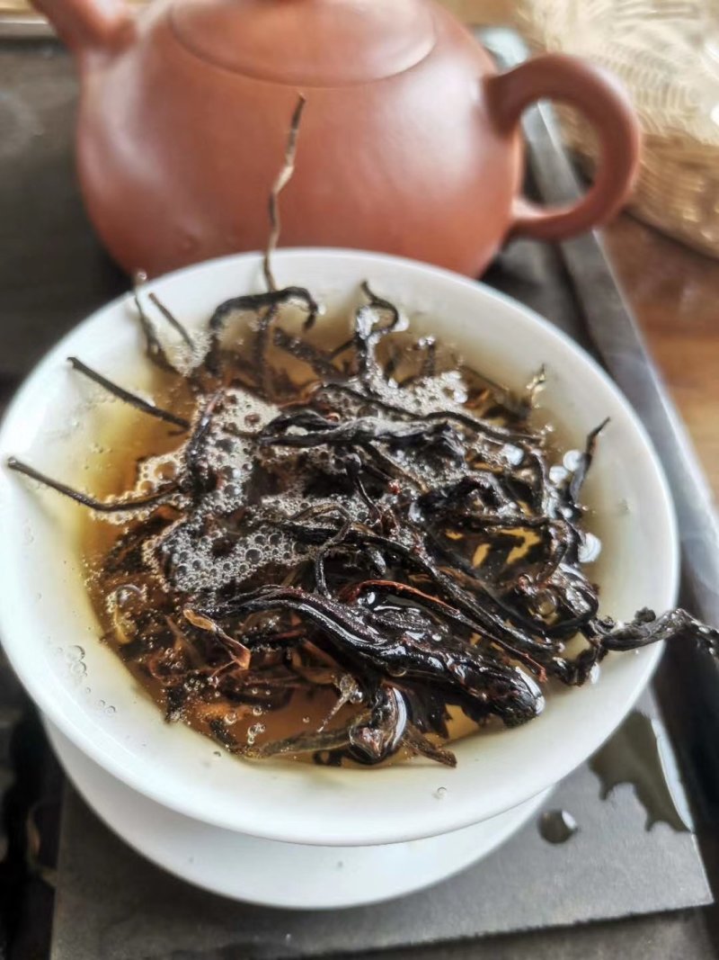 云南风庆野生乔木大树红
