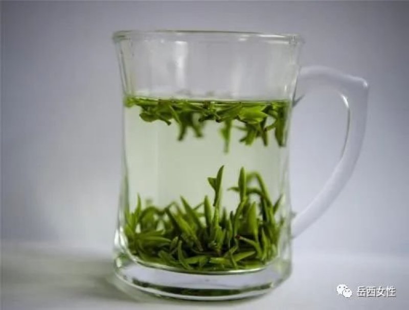 精品岳西石关高山茗茶，海拔一干多米的高山野茶，长年