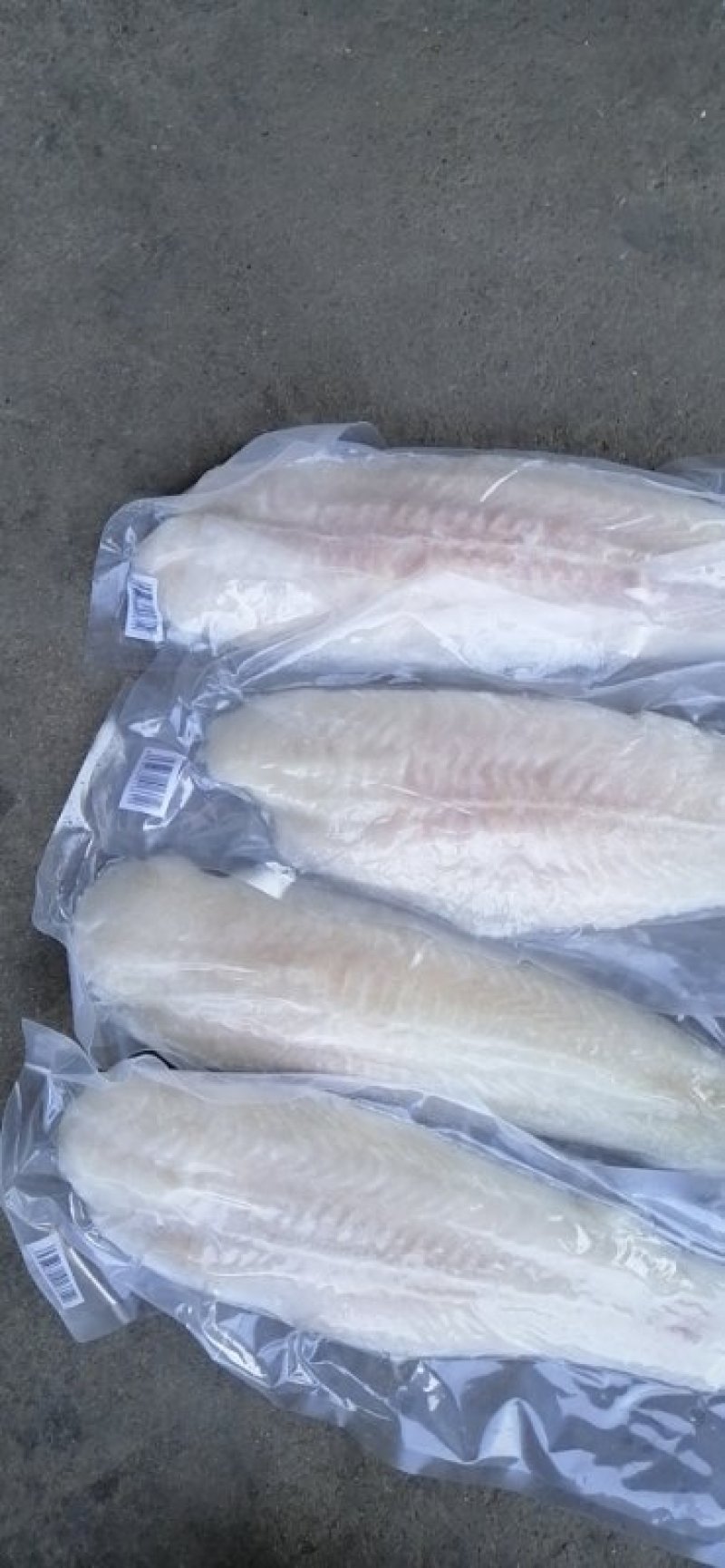 精品巴沙鱼柳片，300/400克，无刺去皮真空包装