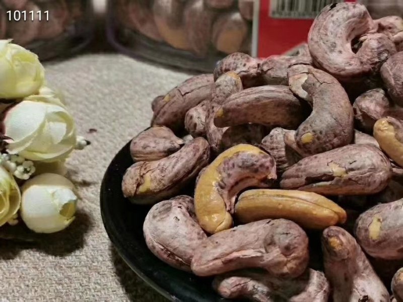 【支持一件代发】越南带衣盐焗腰果，大颗粒，入口香脆