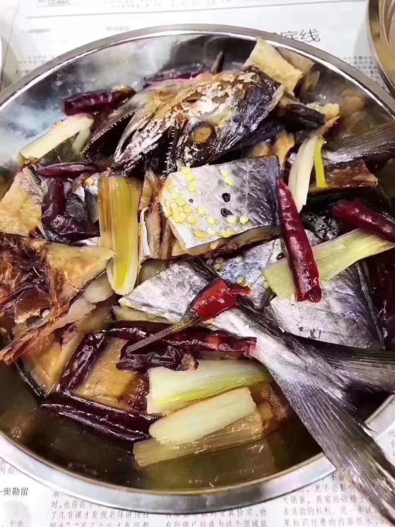 大刀鲅鱼一条一斤左右新加工的一款微咸鱼有大量现货