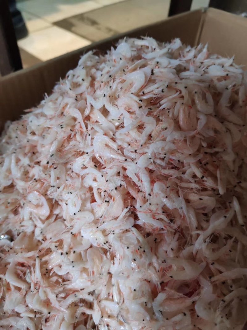 红虾，虾皮干，熟虾。