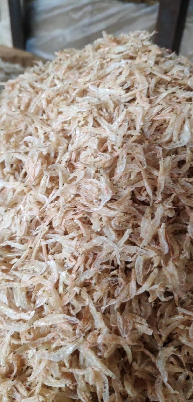 红虾，虾皮干，熟虾。