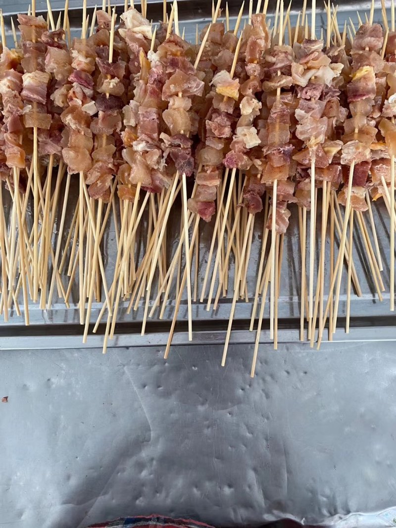 内蒙古锡林郭勒草原羊肉串，精选羔羊元宝肉，供应烧烤店