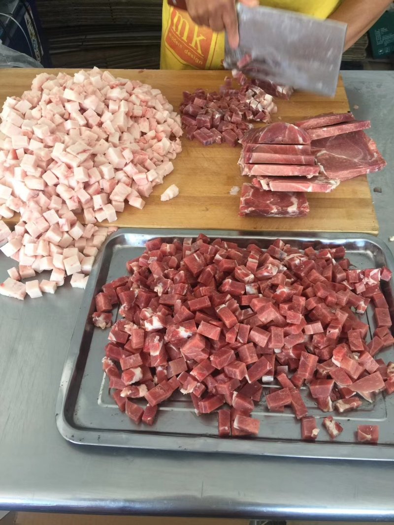 内蒙古锡林郭勒草原羊肉串，精选羔羊元宝肉，供应烧烤店