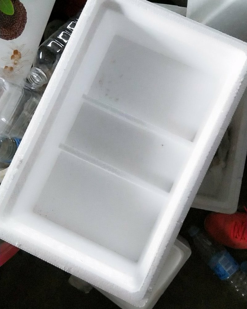 各种包装箱，各种好吃的杨梅
