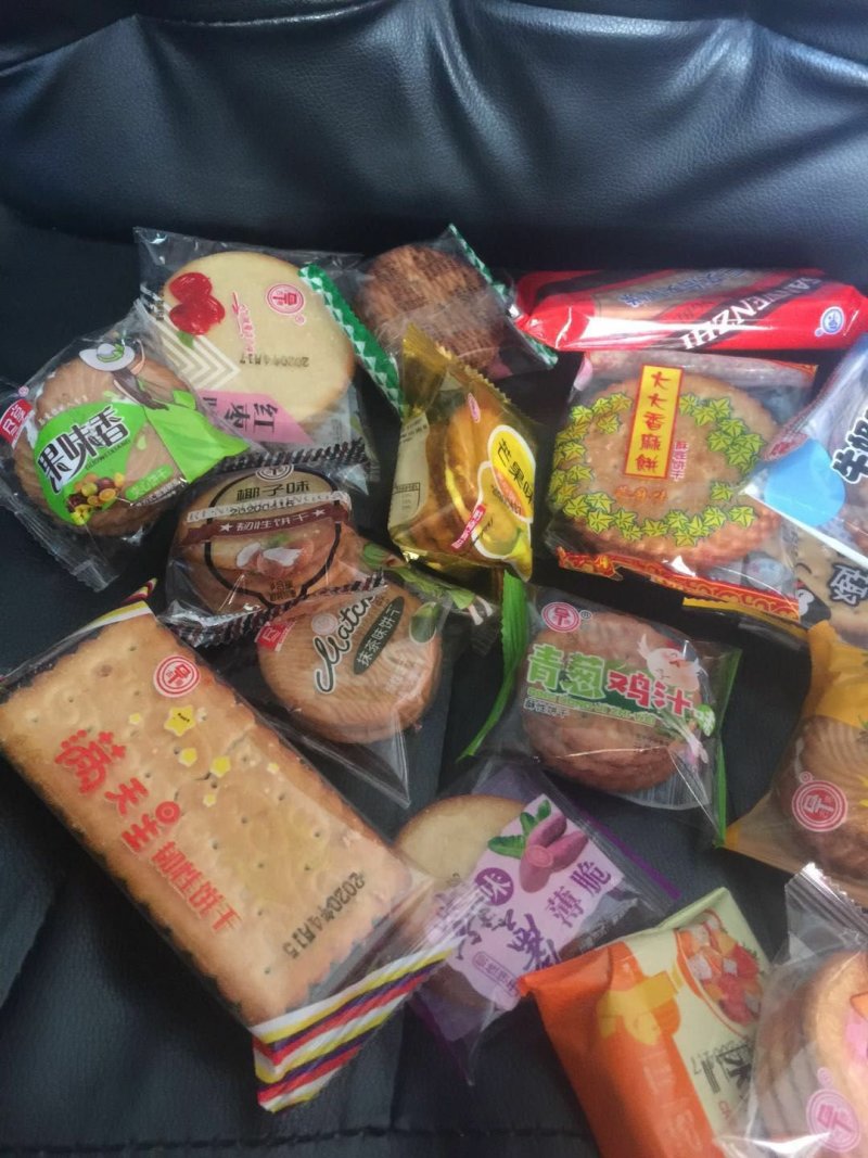 厂家直销小饼干跑江湖地摊10元模式小食品曲奇休闲零食批发