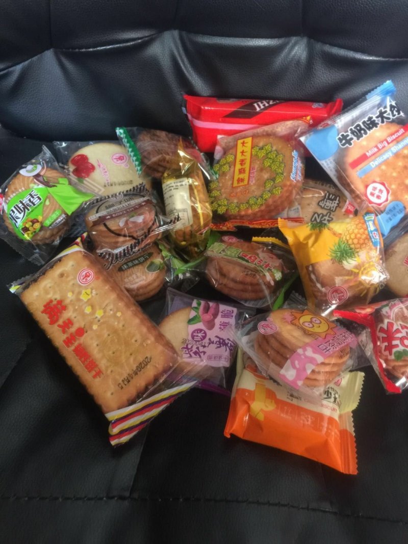 厂家直销小饼干跑江湖地摊10元模式小食品曲奇休闲零食批发