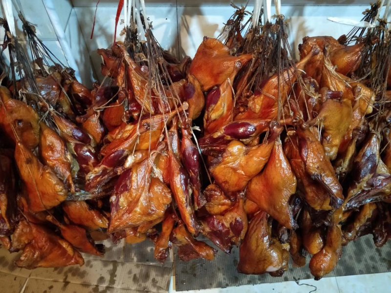 柴火烟熏腊鸭腿(厂家直供每天供货5吨鸭腿1只250G左右