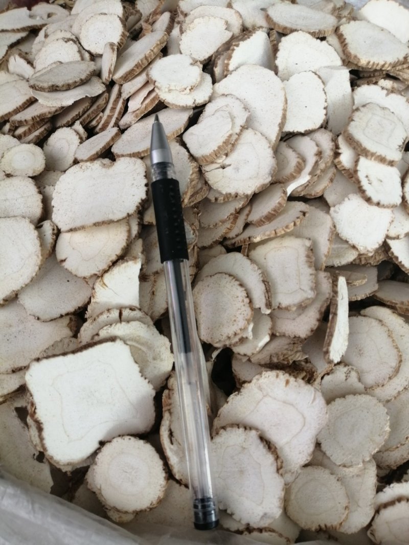 白芷圆片，过筛分级，色白干净卫生，芬香气味浓，药食两用