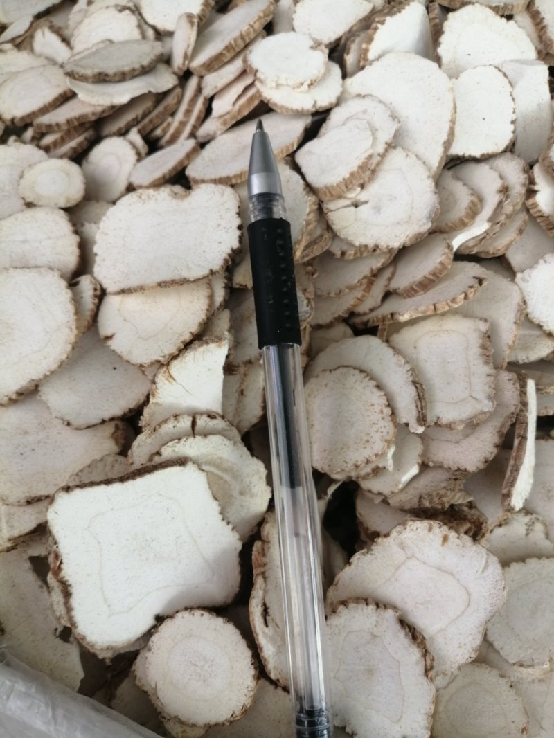 白芷圆片，过筛分级，色白干净卫生，芬香气味浓，药食两用