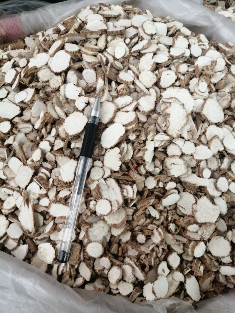 白芷圆片，过筛分级，色白干净卫生，芬香气味浓，药食两用
