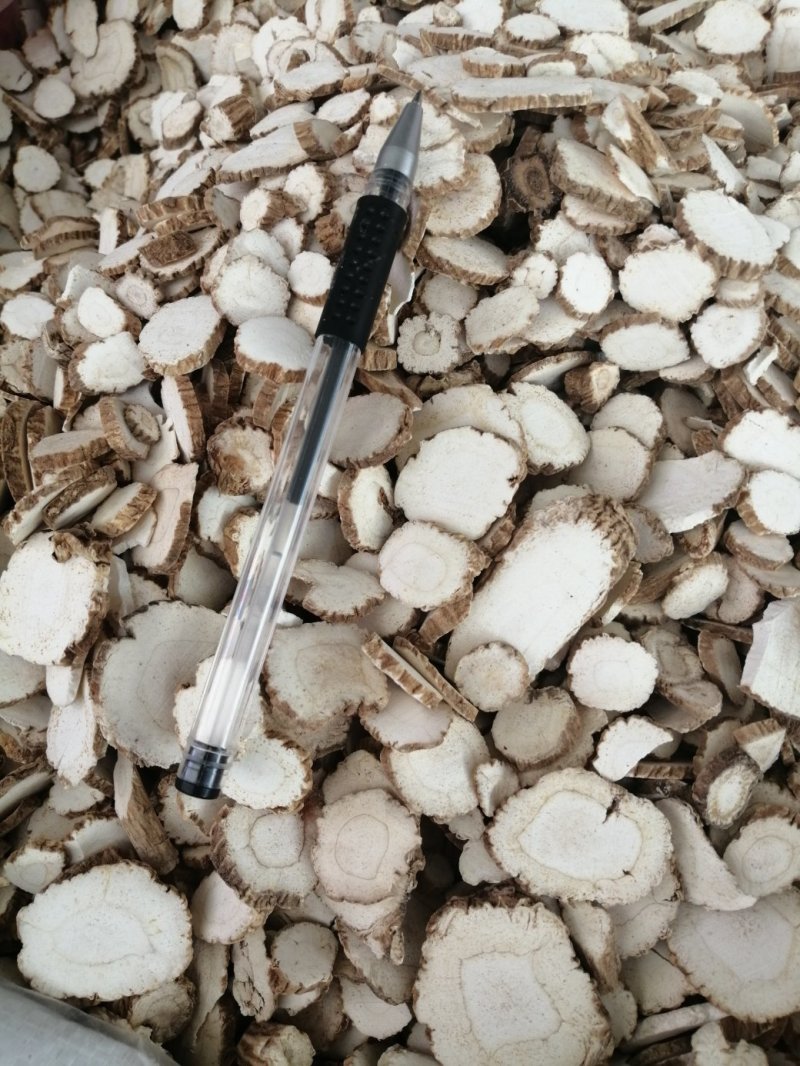 白芷圆片，过筛分级，色白干净卫生，芬香气味浓，药食两用